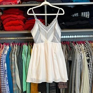 Francescas pale pink/white/gray adjustable strap back zipper lined dress size S